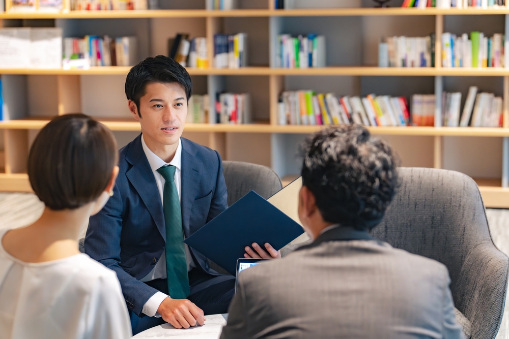 観光地・観光産業における人材不足対策事業の申請は「株式会社エフアンドエム」がサポート